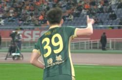 泰山再度上演帽子戏法，贝林厄姆后防线成筛子！的简单介绍